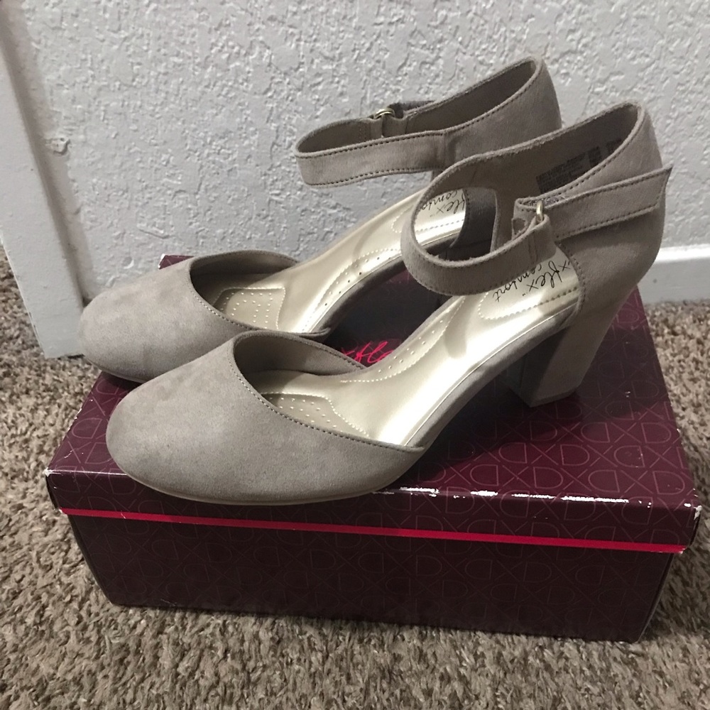 Brand new women’s heels